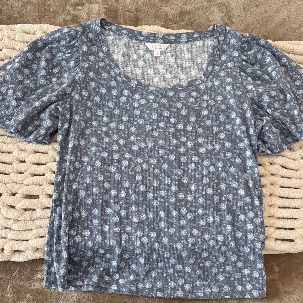 LC Lauren Conrad Slate Blue Floral Scoop Neck Top